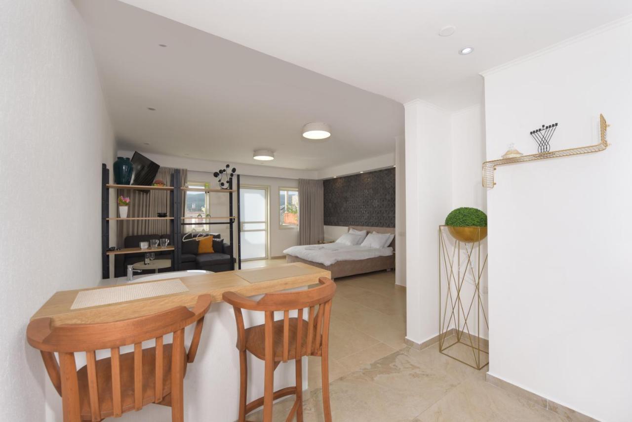 El Viso Verde Luxury Suites Had Nes Bagian luar foto