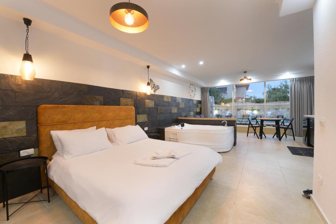 El Viso Verde Luxury Suites Had Nes Bagian luar foto