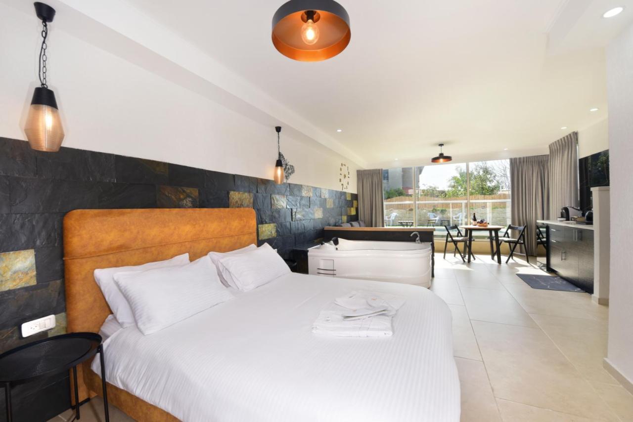 El Viso Verde Luxury Suites Had Nes Bagian luar foto